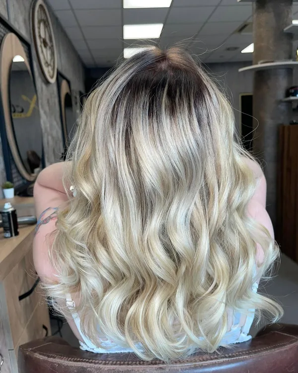 Blondierung bis ins helle Aschblond, Salon Xclusive Übach-Palenberg