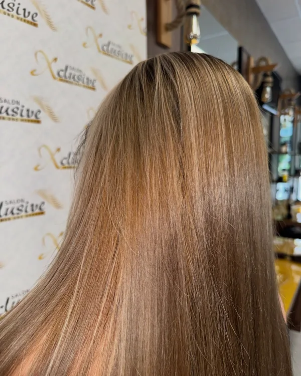 Volumen und Länge durch Haarverdichtung